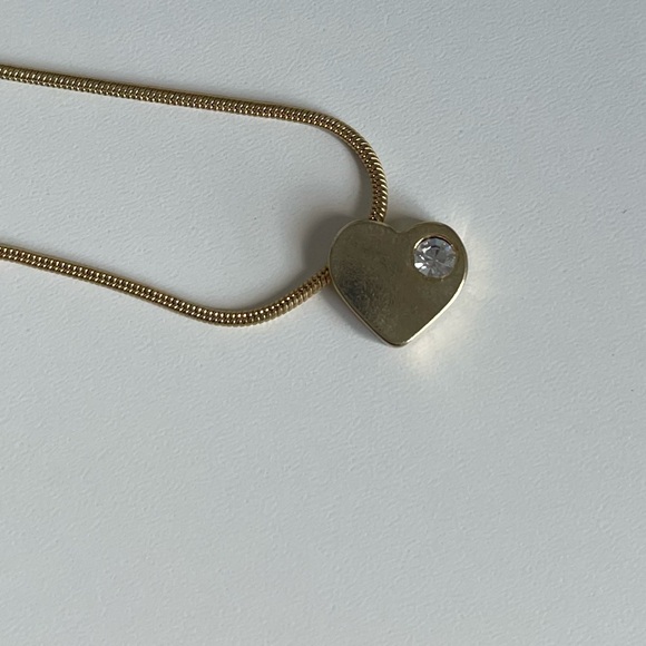 ☀️3/15$ NWOT Golden Necklace with Heart and Rhinestone Charm - Picture 4 of 4